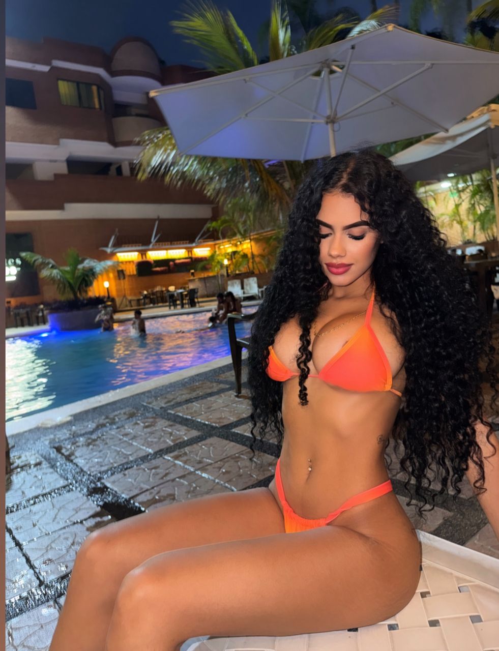 Escort - MEGAN - Ibiza Tops